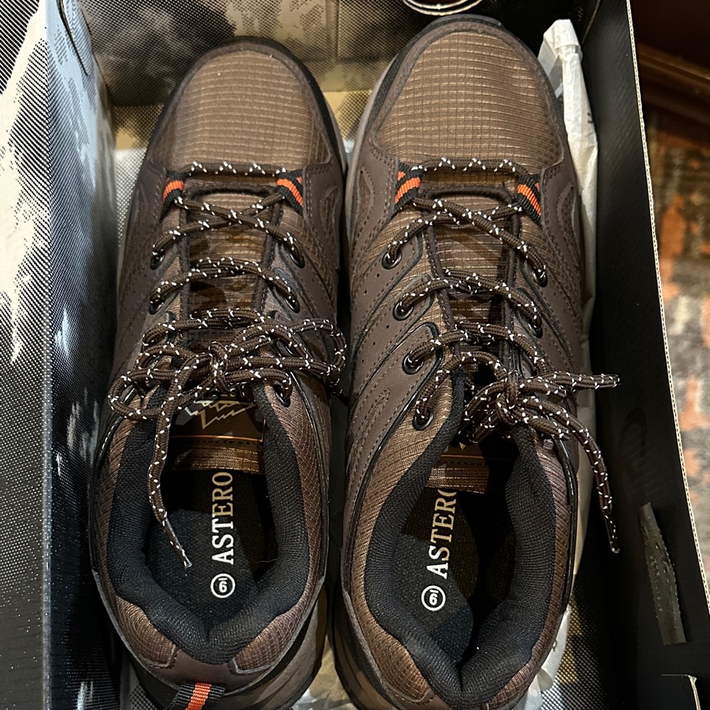 Astero Brown Trail Sneakers - Durable Outdoor Comfort